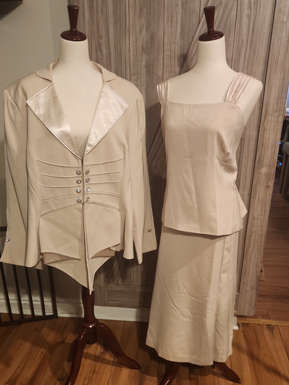 Cream Three-Piece Women's Skirt Set with Satin Trim